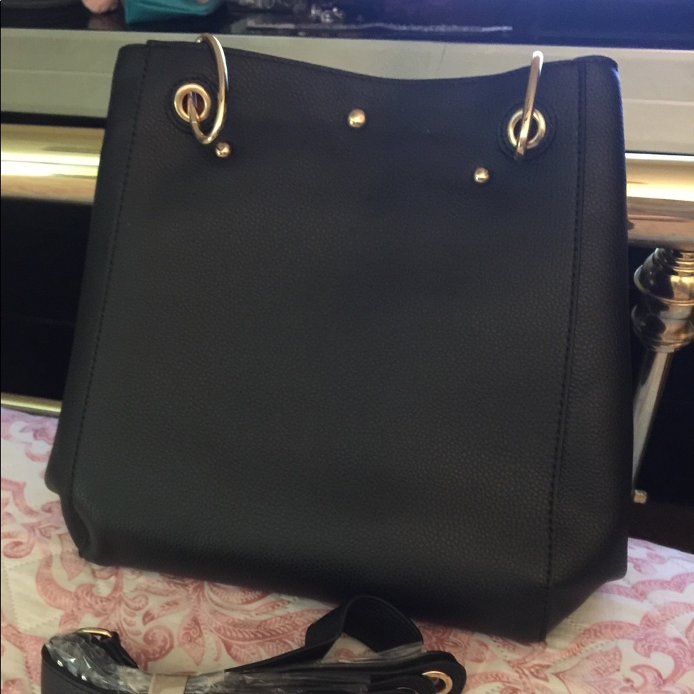 Black shoulder bag